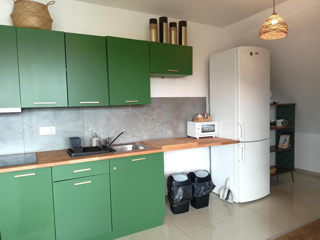 Lemuria Pokoje Hostel Chojnowska A 웨그니차 외부 사진