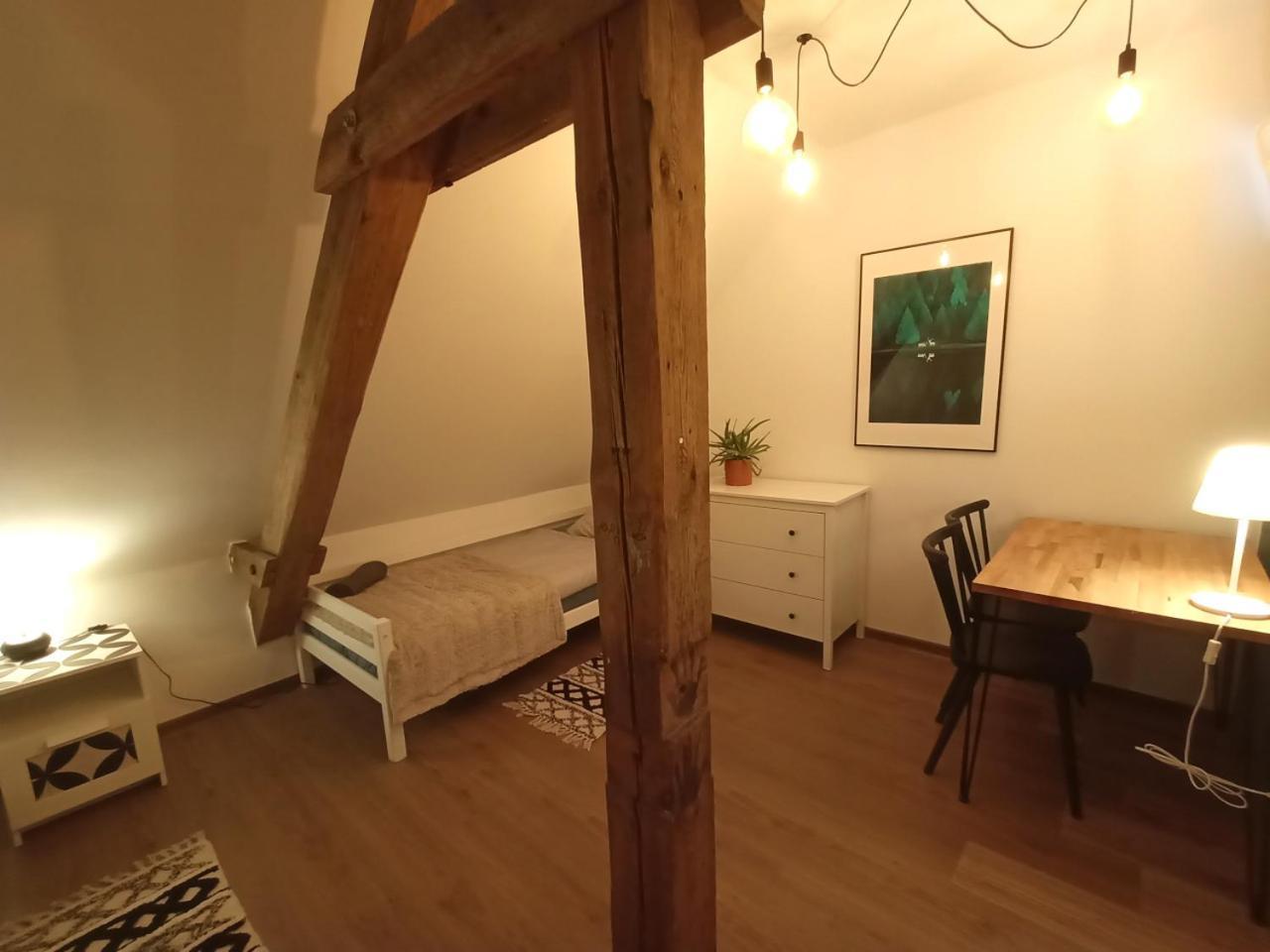 Lemuria Pokoje Hostel Chojnowska A 웨그니차 외부 사진