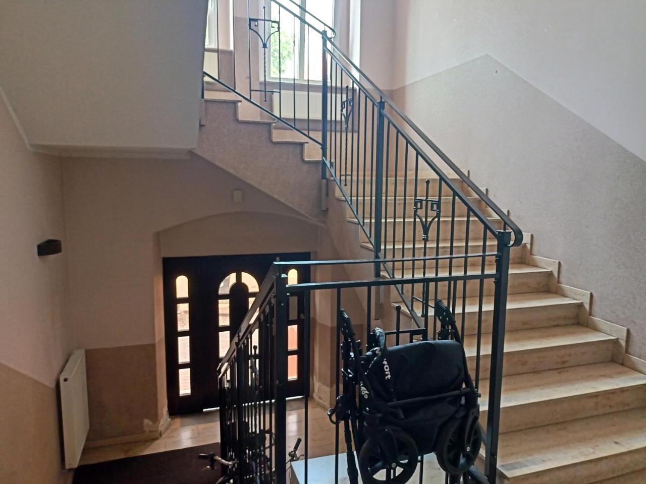Lemuria Pokoje Hostel Chojnowska A 웨그니차 외부 사진