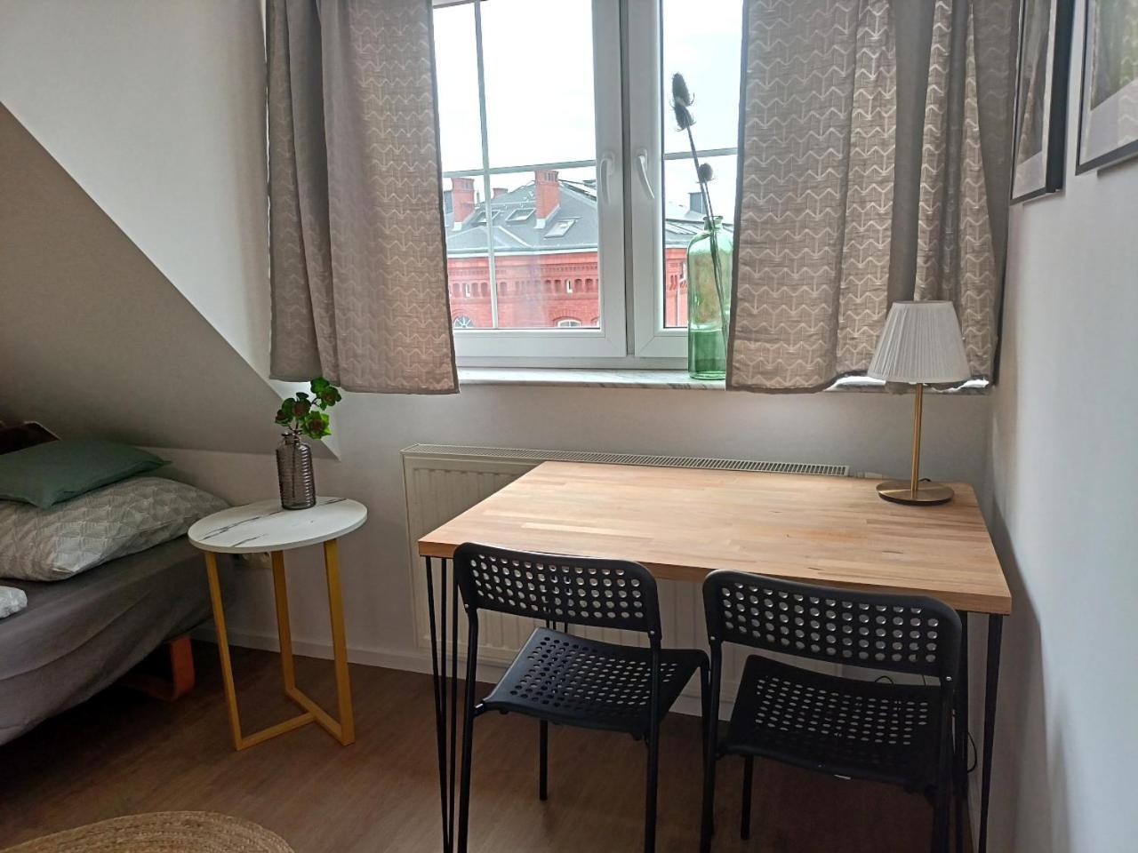 Lemuria Pokoje Hostel Chojnowska A 웨그니차 외부 사진