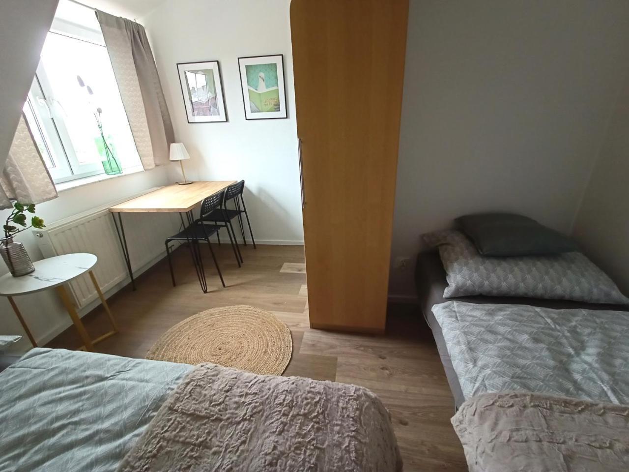 Lemuria Pokoje Hostel Chojnowska A 웨그니차 외부 사진