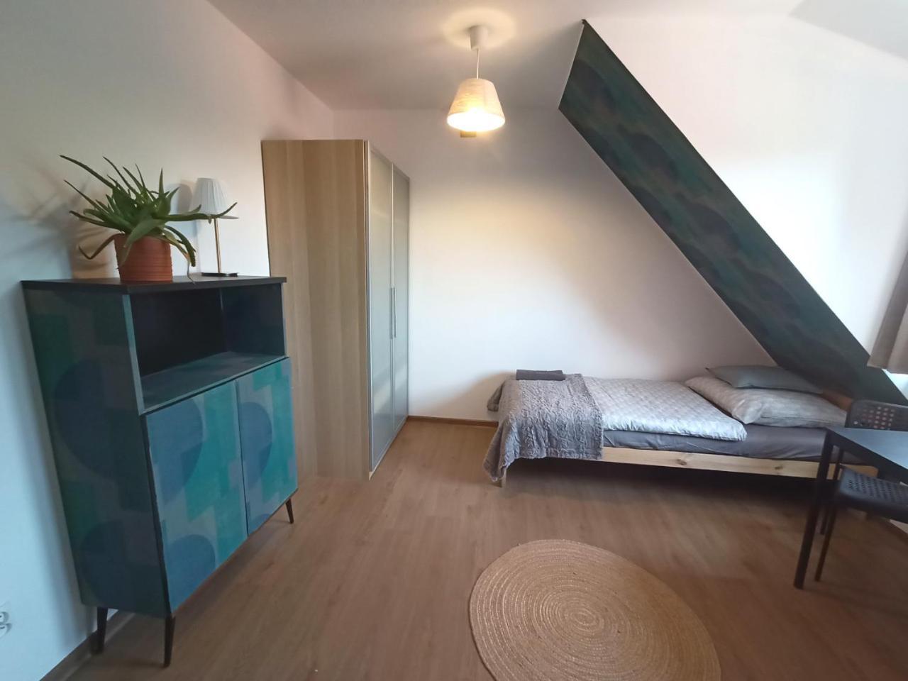 Lemuria Pokoje Hostel Chojnowska A 웨그니차 외부 사진