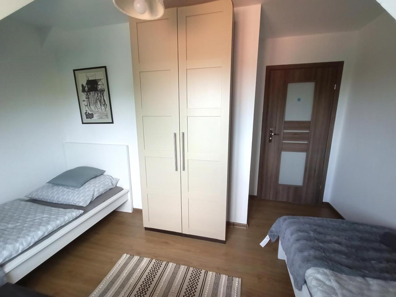 Lemuria Pokoje Hostel Chojnowska A 웨그니차 외부 사진