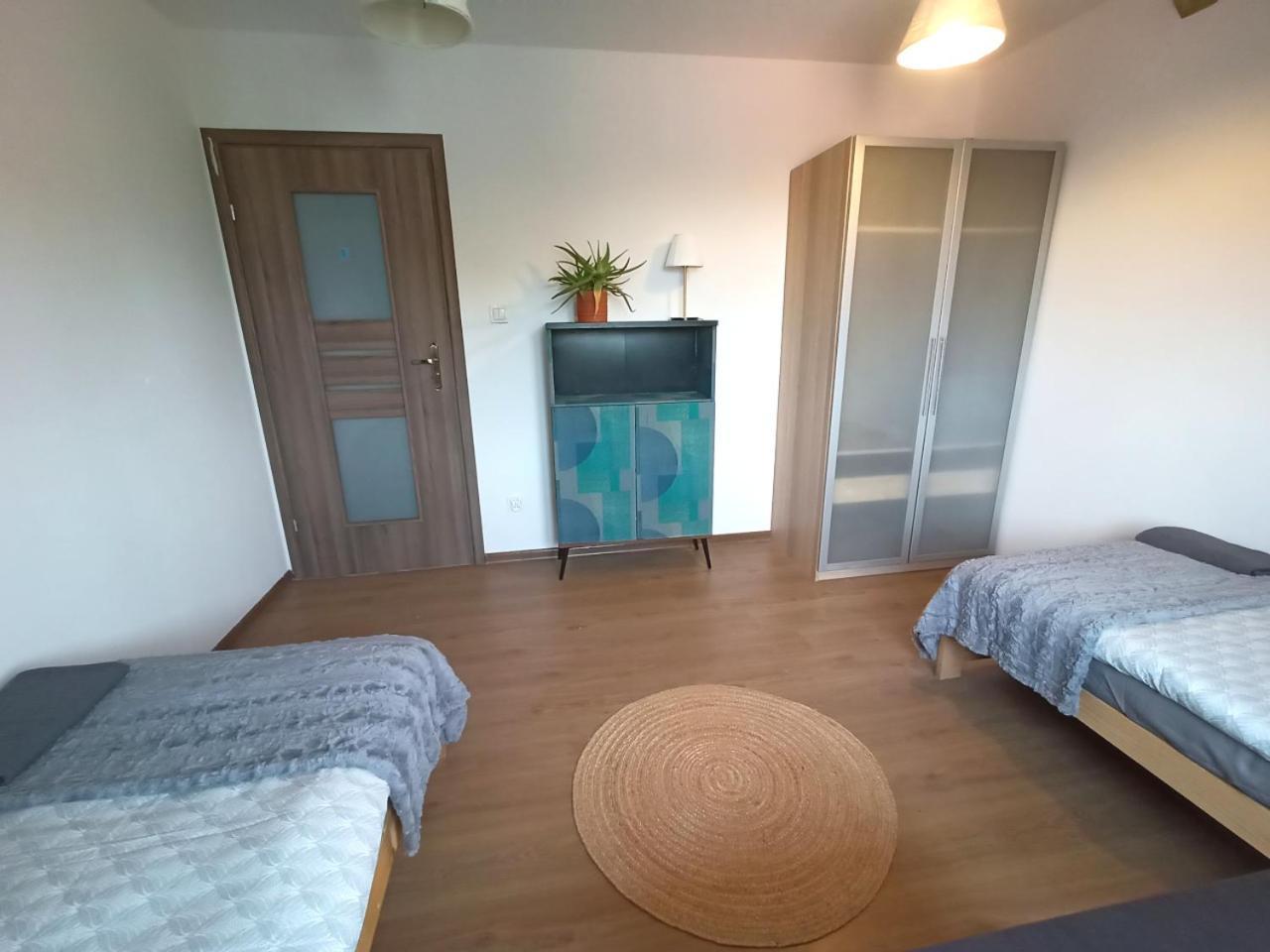 Lemuria Pokoje Hostel Chojnowska A 웨그니차 외부 사진