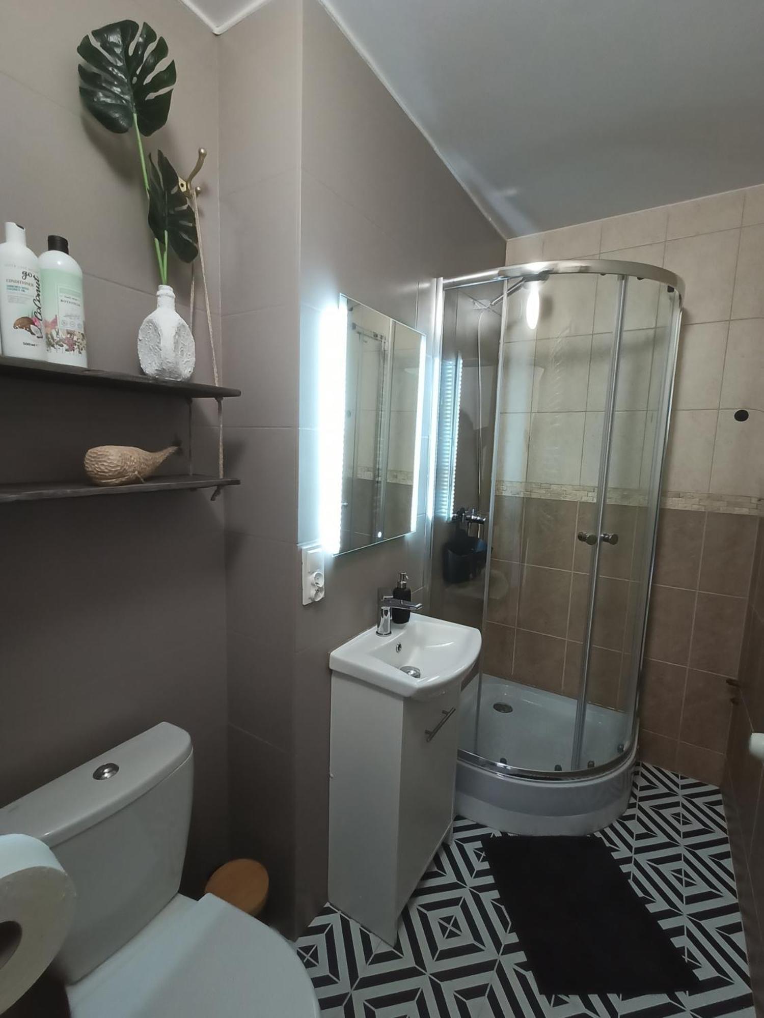 Lemuria Pokoje Hostel Chojnowska A 웨그니차 외부 사진