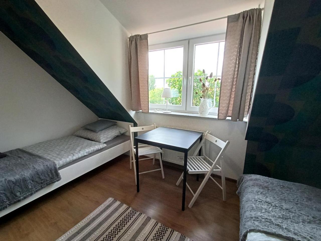 Lemuria Pokoje Hostel Chojnowska A 웨그니차 외부 사진
