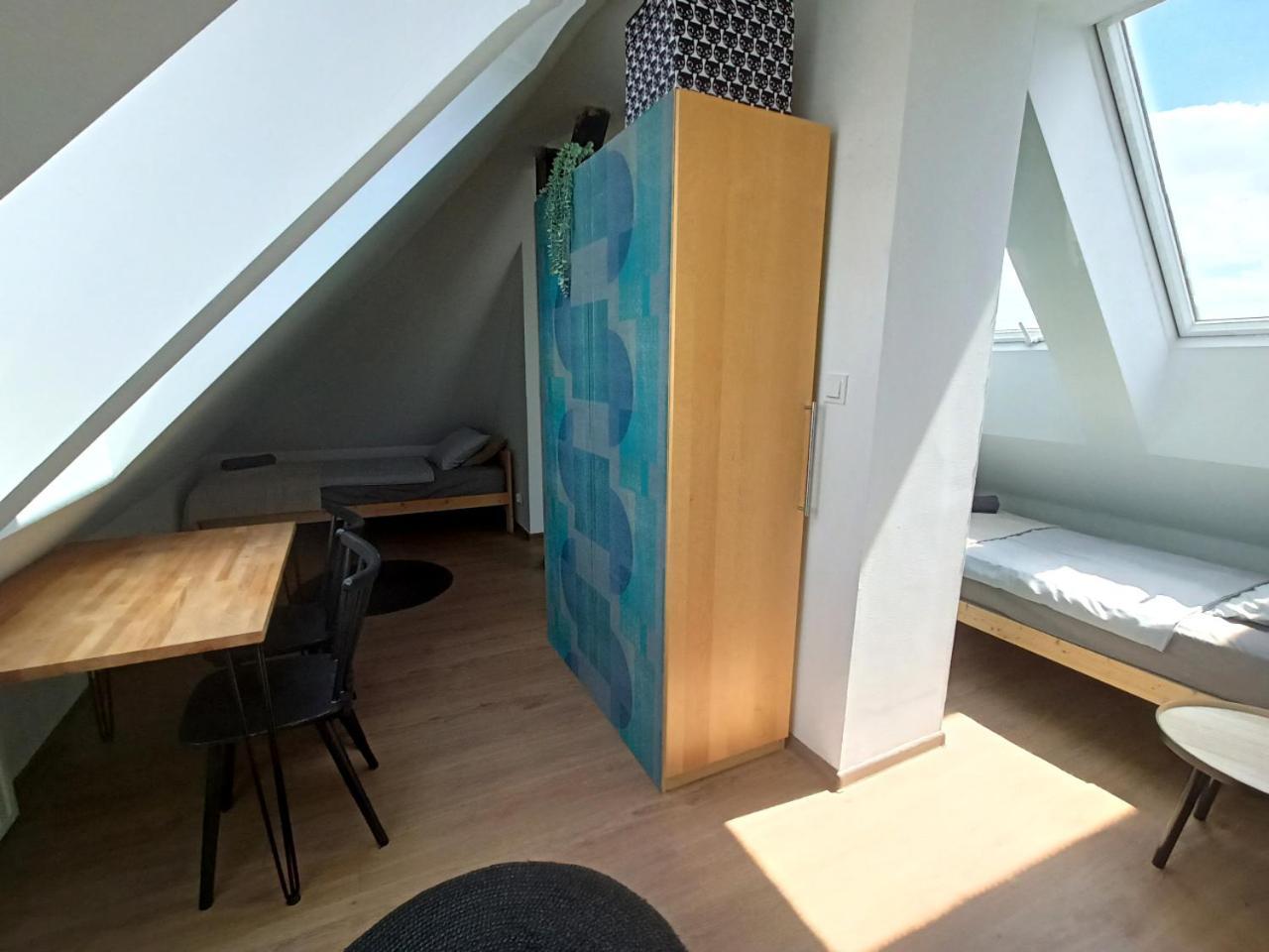 Lemuria Pokoje Hostel Chojnowska A 웨그니차 외부 사진