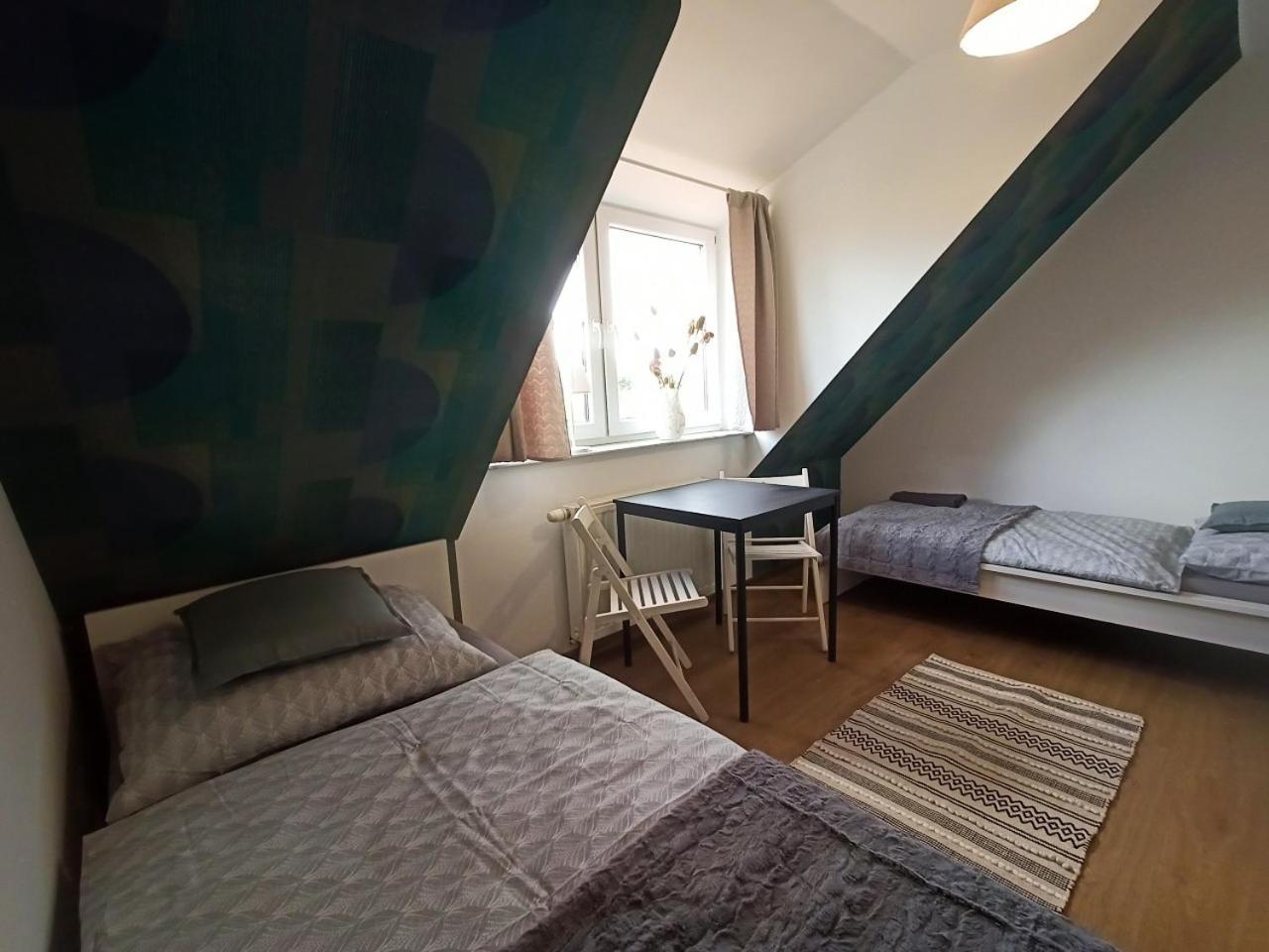 Lemuria Pokoje Hostel Chojnowska A 웨그니차 외부 사진